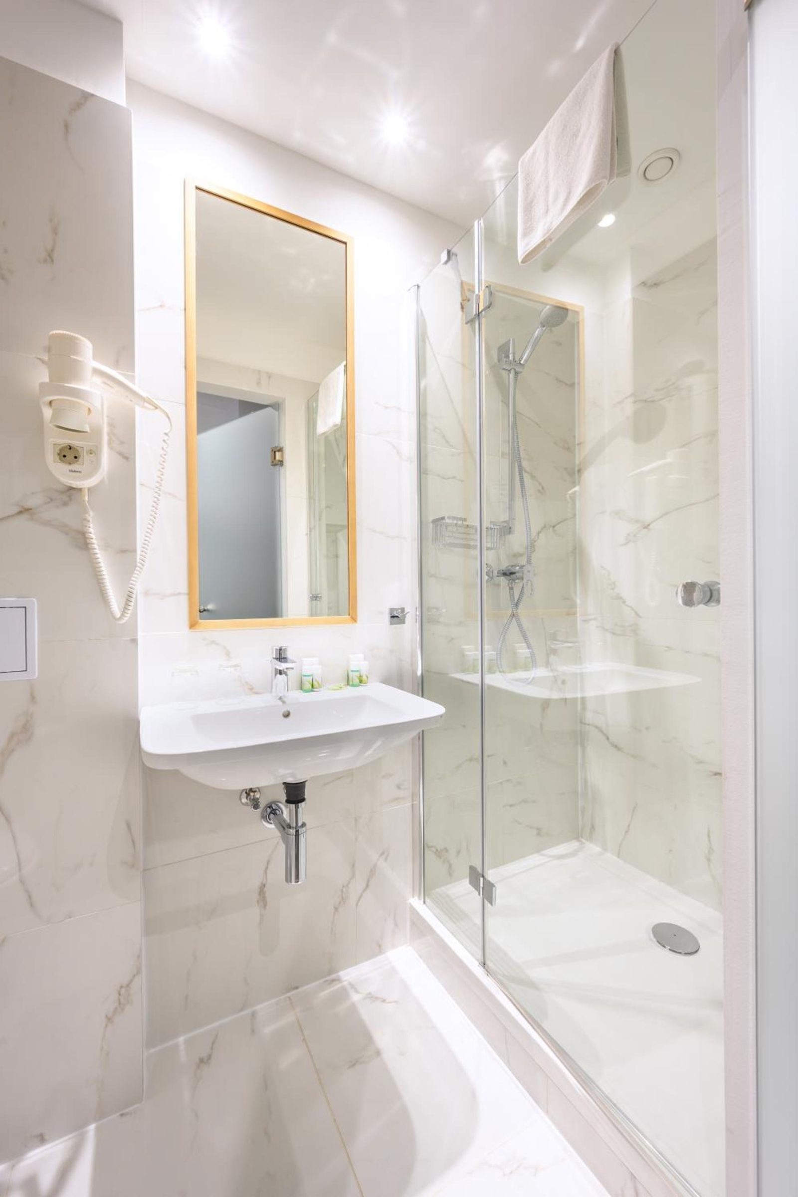Roombach Hotel Budapest Center — photo 7
