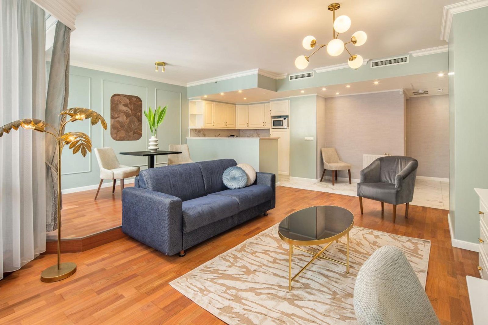 Queen's Court Hotel & Residence — photo 7