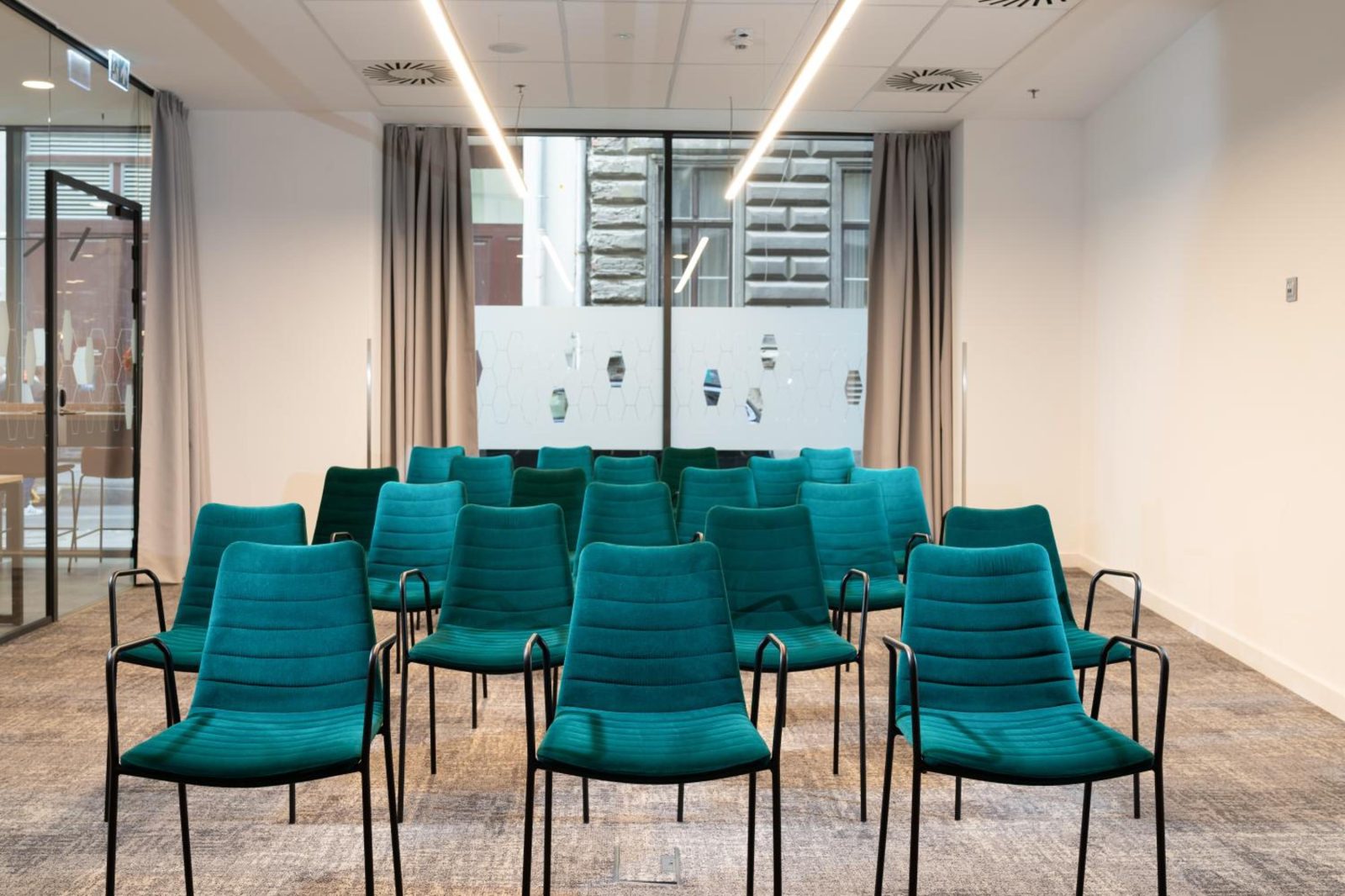 Hampton By Hilton Budapest City Centre — photo 7
