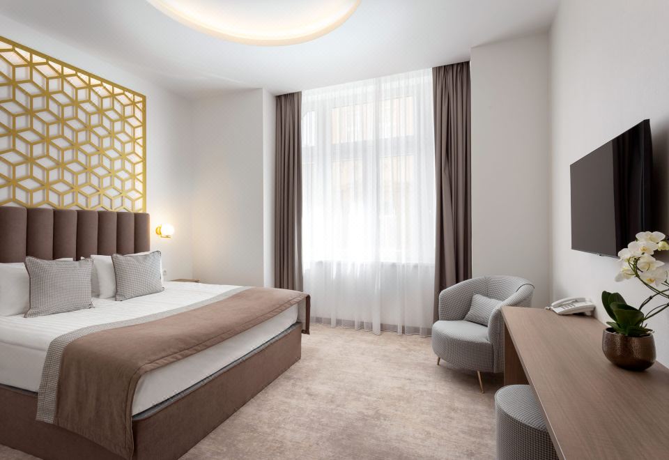 Mera Hotel